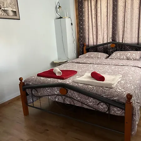 Apartment With Garden